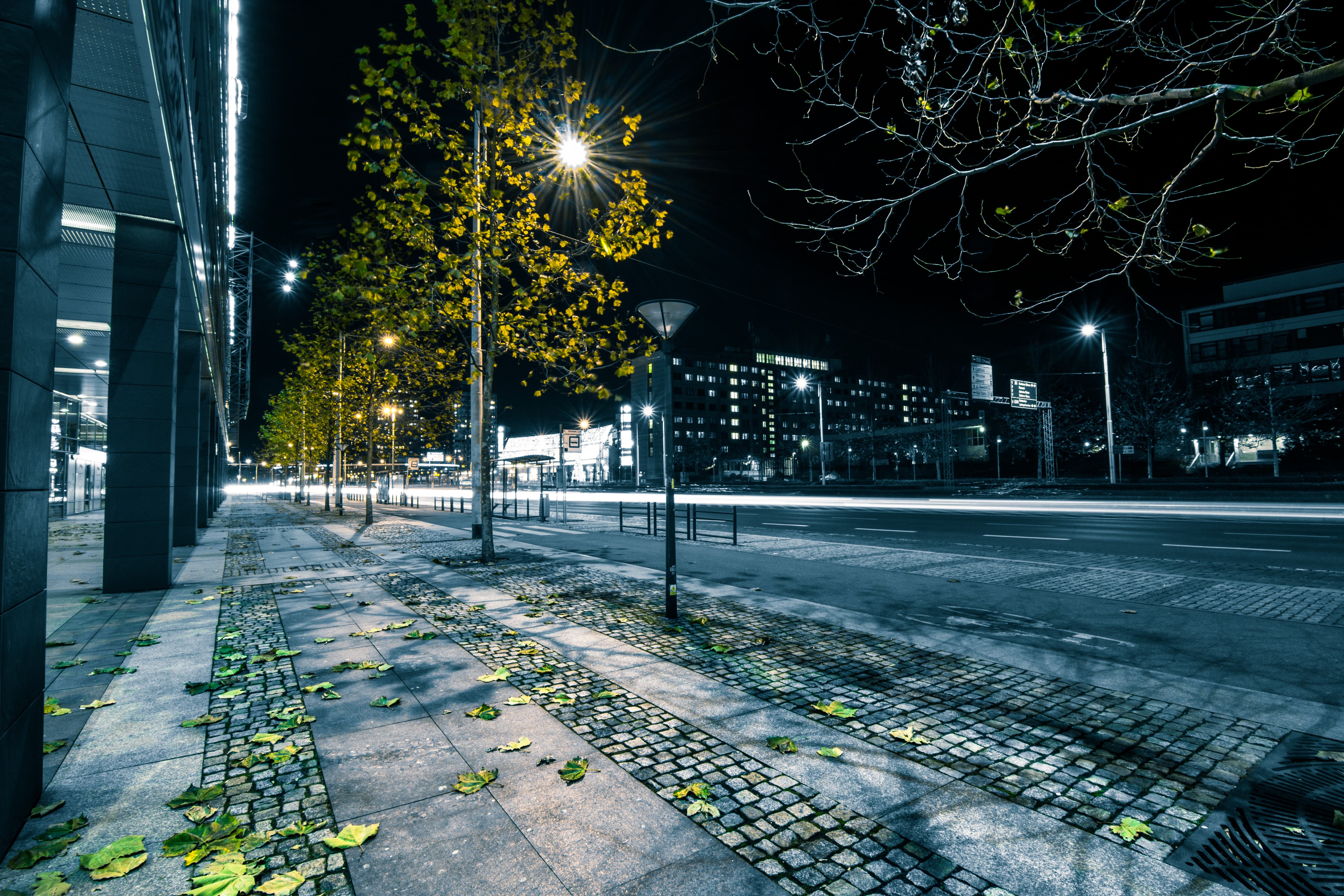 How Lone Workers Can Keep Safe on Dark Nights
